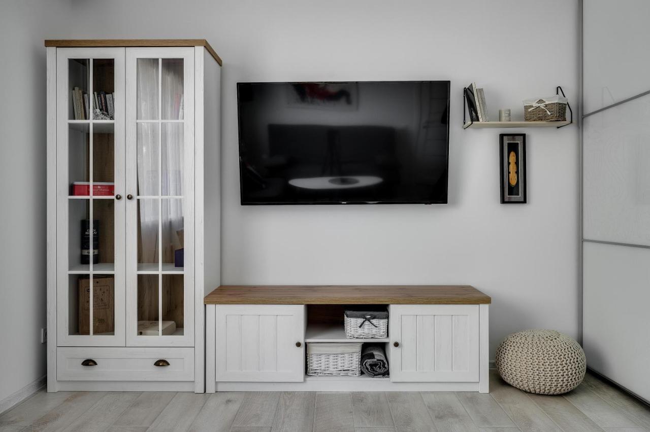 White Apartment Scandinavian Style Zaporizhia Esterno foto