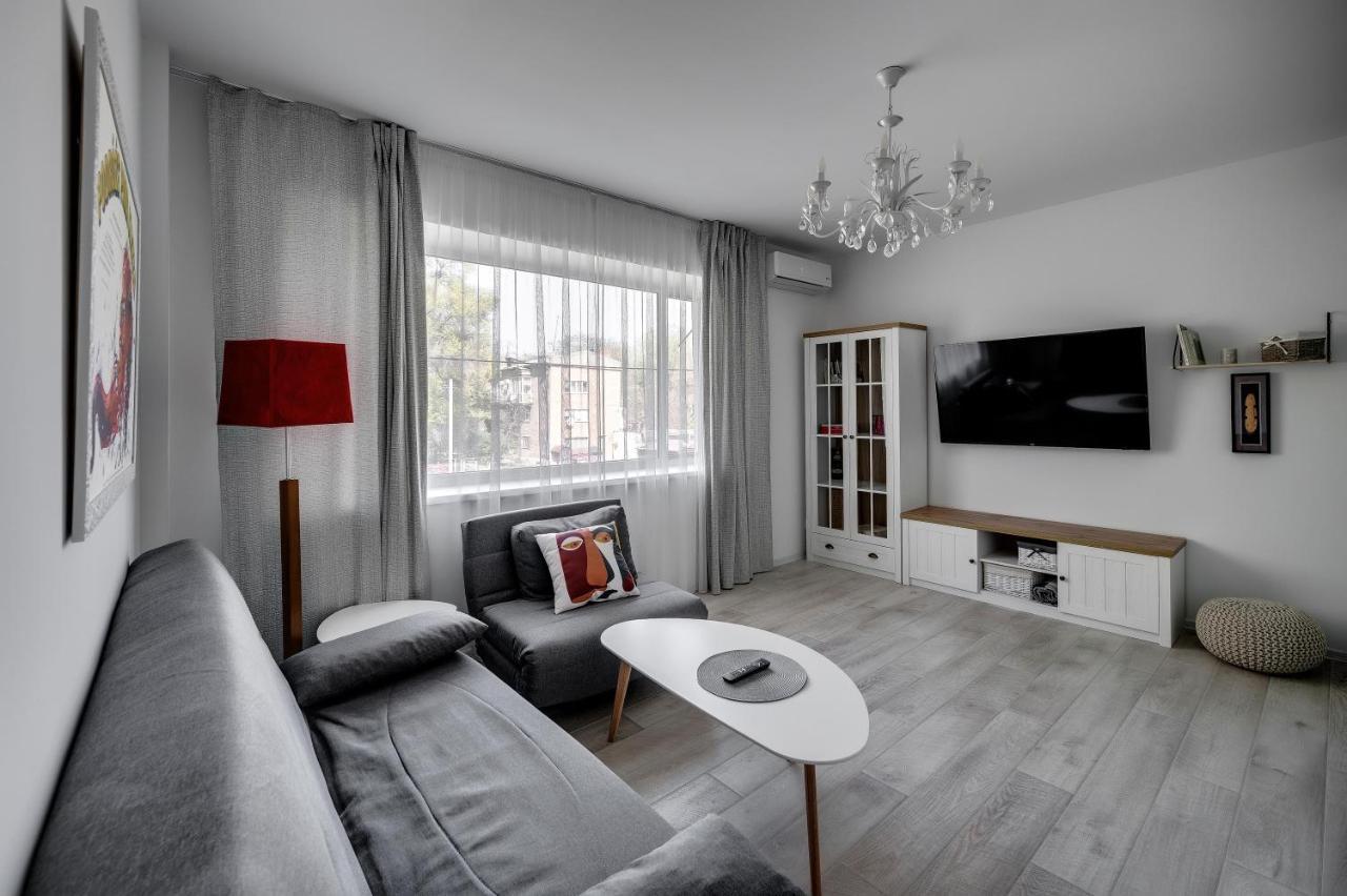 White Apartment Scandinavian Style Zaporizhia Esterno foto
